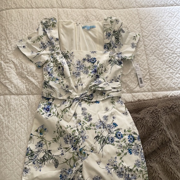 Brand new Antonio Melani floral jumpsuit. - Picture 4 of 6